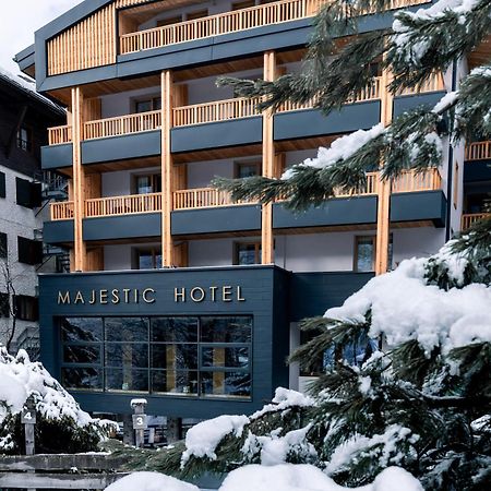 Majestic Hotel Madonna エクステリア 写真