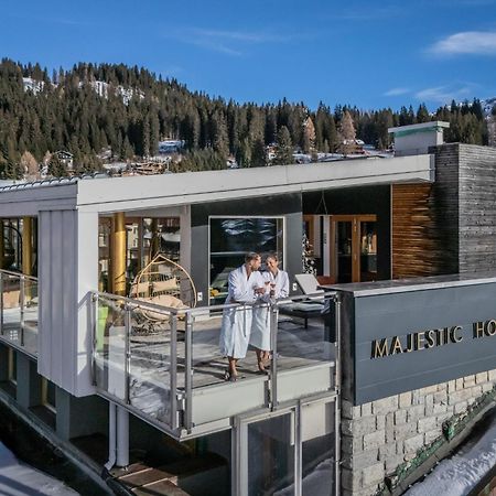 Majestic Hotel Madonna エクステリア 写真