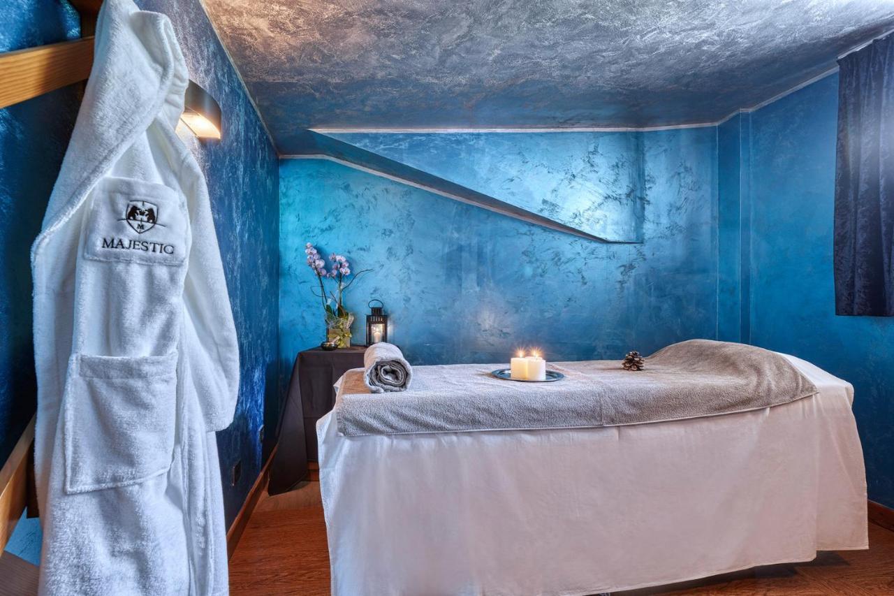 Majestic Hotel Madonna エクステリア 写真