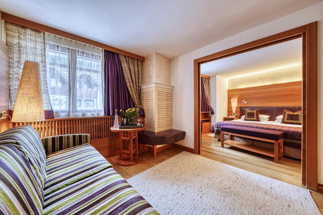 Majestic Hotel Madonna エクステリア 写真