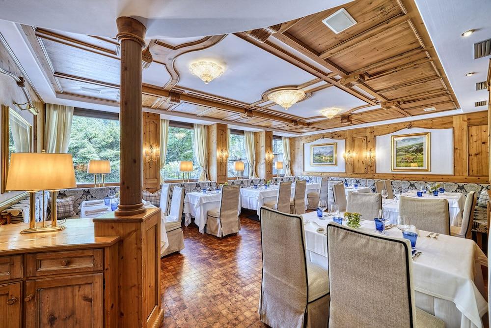 Majestic Hotel Madonna エクステリア 写真